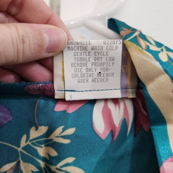 California Dynasty Vintage Floral Satin Robe Medium Boudoir Kimono Short Length - Picture 8 of 12